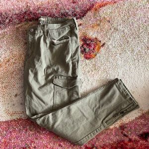 Levi’s Army green cargos